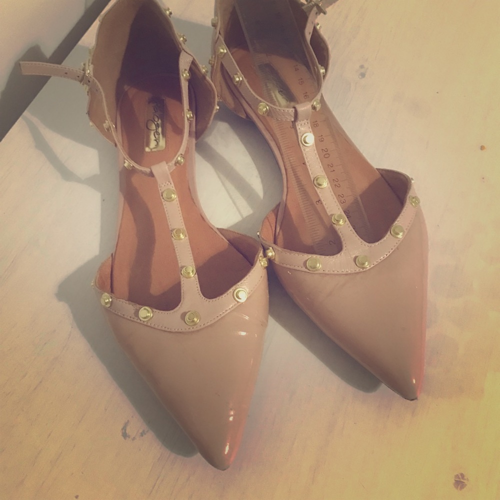 Blush flats